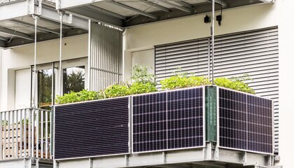 Balkonkraftwerk | © shutterstock/Mariana Serdynska