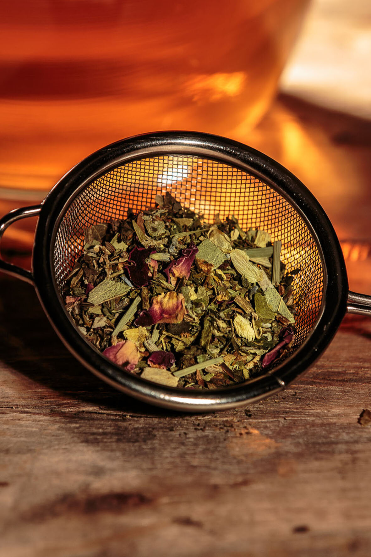 Basischer Kräutertee kann Schlacken im Körper lösen