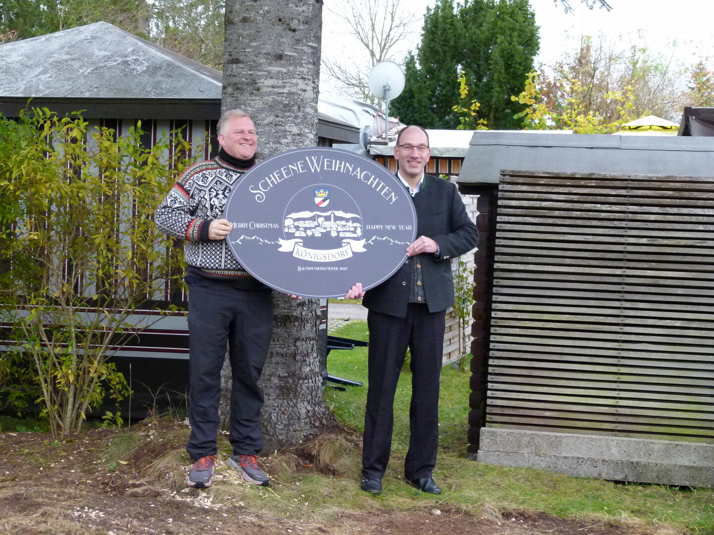 © Gemeinde Königsdorf v.l. Toni Egold, Baumbesitzer & Rainer Kopnicky, Erster Bürgermeister