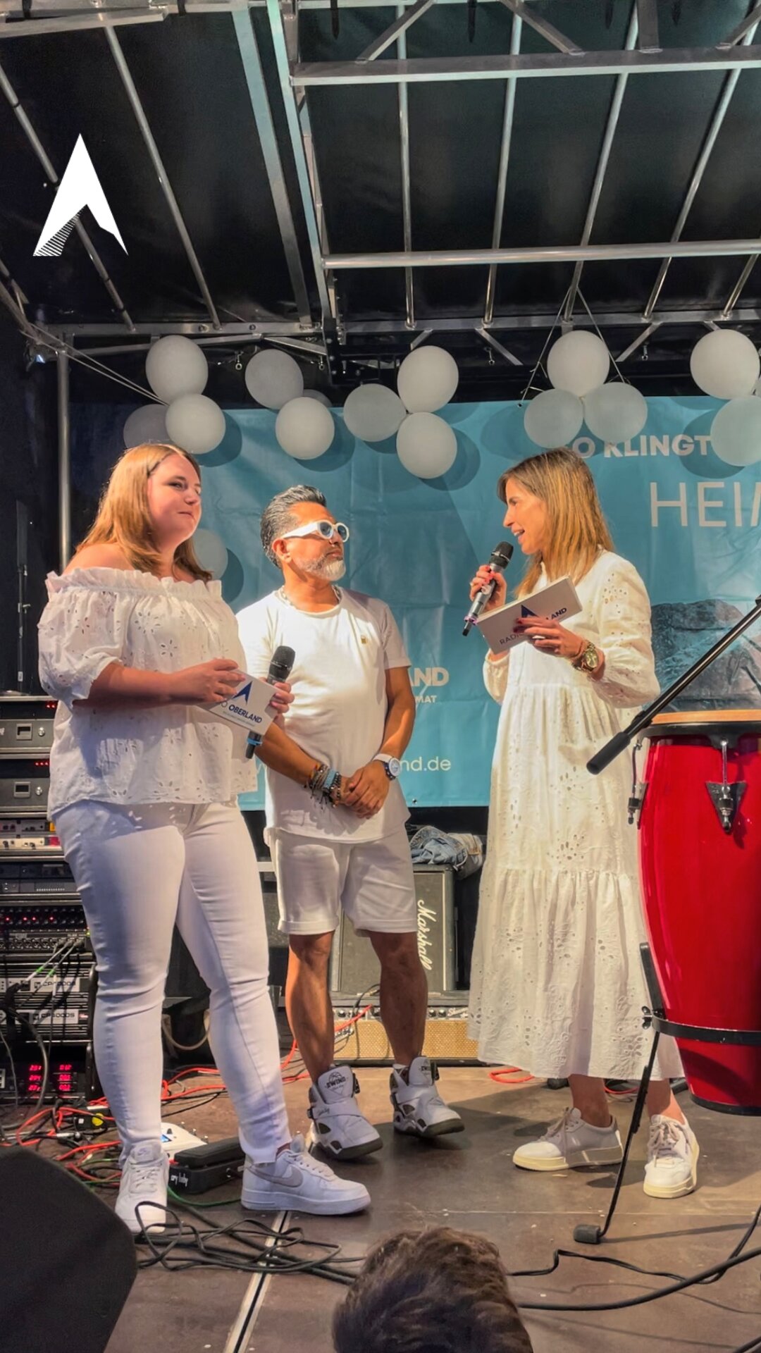 DJ Beto im Gespräch mit den Moderatorinnen Lisa Wohllaib und Theresa Pritschow