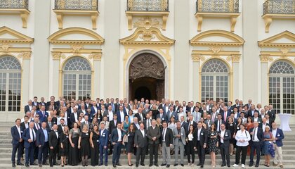 Das „Bayerische Staatsministerium für Wirtschaft, Landesentwicklung und Energie“ ehrte fünfzig mittelständische, inhabergeführte Unternehmen in Bayern, die sich in den vergangenen fünf Jahren als besonders wachstumsstark und profitabel erwiesen haben. | © Kern Microtechnik GmbH