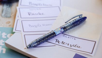 Gut für die Umwelt: Alltagsprodukte, die aus recycelten Materialien hergestellt werden. | © Foto: djd/Pilot Pen