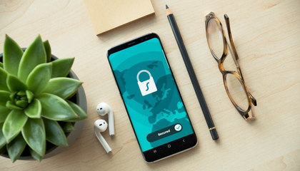 Everyday tool composition | © Unsplash / Dan Nelson