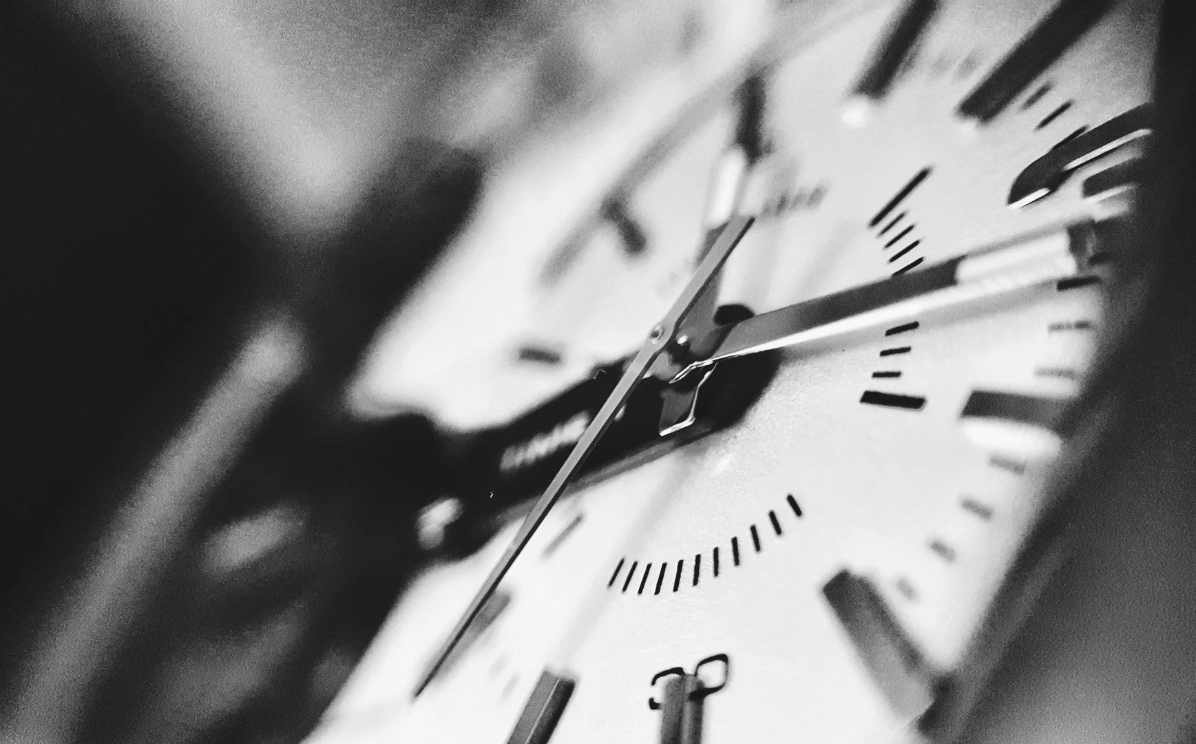 The Time | © Unsplash / noor Younis