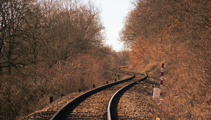 Old and abandoned railway | © Unsplash / Lukáš Kulla