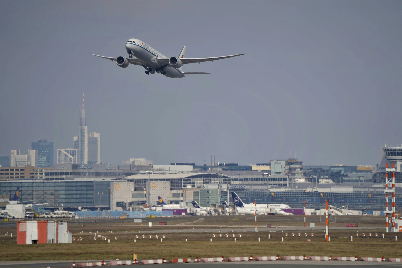 Air China Boeing 787 during takeoff in Frankfurt! | © Unsplash / Jan Rosolino