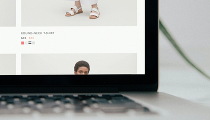 Spending money on things we might not need. | © Unsplash / charlesdeluvio